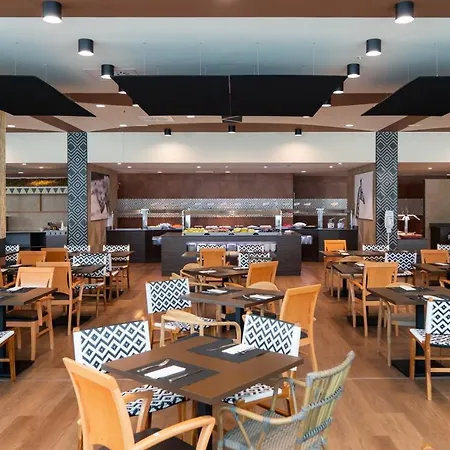 Medplaya Flamingo Oasis ホテル ベニドルム